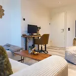Tropengeflüster Penthouse In Hof, Whirlpool, Balkon, Webergrill, Digital Checkin, Parkplatz, Wlan330mbit Hof (Bavaria)