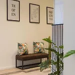 Tropengeflüster Penthouse In Hof, Whirlpool, Balkon, Webergrill, Digital Checkin, Parkplatz, Wlan330mbit Apartment