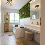 Tropengeflüster Penthouse In Hof, Whirlpool, Balkon, Webergrill, Digital Checkin, Parkplatz, Wlan330mbit Apartment Hof (Bavaria)