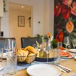 Tropengeflüster Penthouse In Hof, Whirlpool, Balkon, Webergrill, Digital Checkin, Parkplatz, Wlan330mbit *