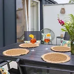 Tropengeflüster Penthouse In Hof, Whirlpool, Balkon, Webergrill, Digital Checkin, Parkplatz, Wlan330mbit Apartment