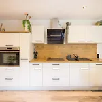 Tropengefluester Penthouse In Hof, Whirlpool, Balkon, Webergrill, Digital Checkin, Parkplatz, Wlan330mbit