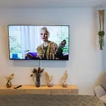 Apartment Tropengeflüster Penthouse In Hof, Whirlpool, Balkon, Webergrill, Digital Checkin, Parkplatz, Wlan330mbit *