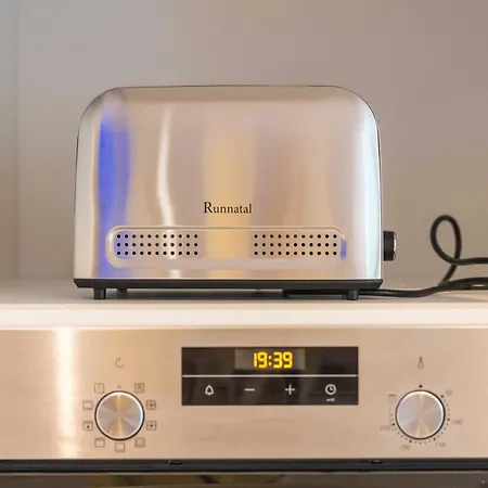 Tropengefluester Penthouse In Hof, Whirlpool, Balkon, Webergrill, Digital Checkin, Parkplatz, Wlan330mbit Apartment *