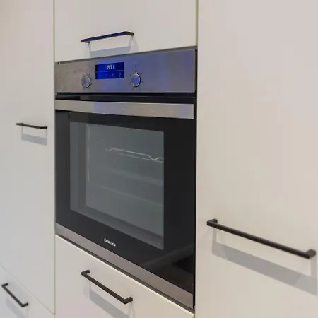 Tropengefluester Penthouse In Hof, Whirlpool, Balkon, Webergrill, Digital Checkin, Parkplatz, Wlan330mbit Hof (Bavaria)