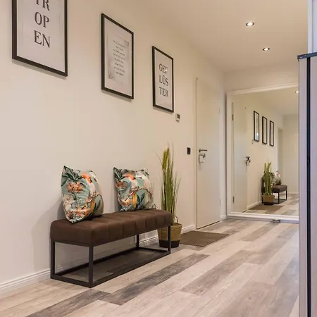 Tropengefluester Penthouse In Hof, Whirlpool, Balkon, Webergrill, Digital Checkin, Parkplatz, Wlan330mbit