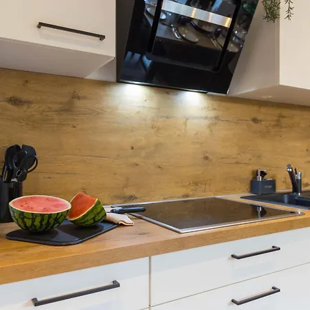 Apartment Tropengefluester Penthouse In Hof, Whirlpool, Balkon, Webergrill, Digital Checkin, Parkplatz, Wlan330mbit Hof (Bavaria)