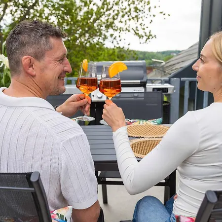 Apartment Tropengefluester Penthouse In Hof, Whirlpool, Balkon, Webergrill, Digital Checkin, Parkplatz, Wlan330mbit
