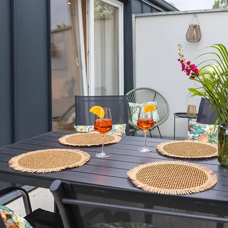 Tropengefluester Penthouse In Hof, Whirlpool, Balkon, Webergrill, Digital Checkin, Parkplatz, Wlan330mbit Daire