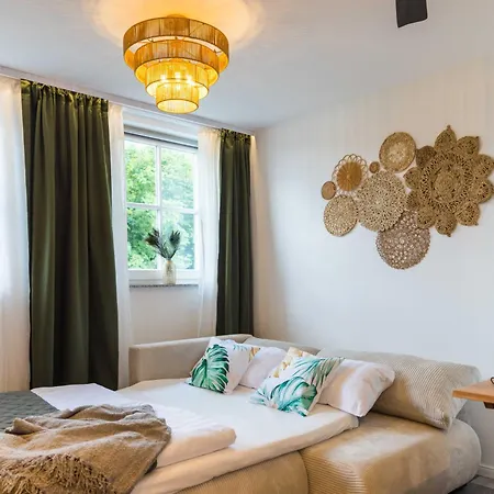 Tropengefluester Penthouse In Hof, Whirlpool, Balkon, Webergrill, Digital Checkin, Parkplatz, Wlan330mbit Daire *