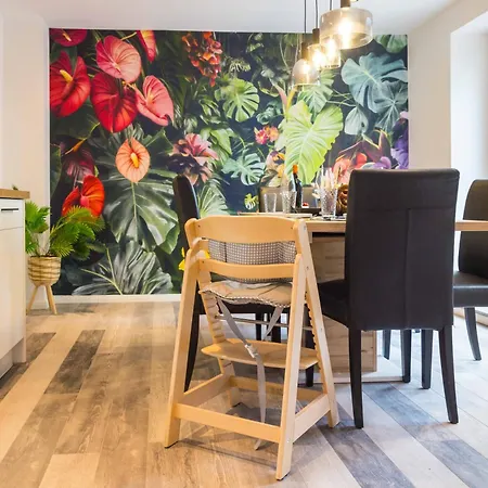 Tropengefluester Penthouse In Hof, Whirlpool, Balkon, Webergrill, Digital Checkin, Parkplatz, Wlan330mbit Daire *