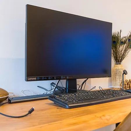 Tropengefluester Penthouse In Hof, Whirlpool, Balkon, Webergrill, Digital Checkin, Parkplatz, Wlan330mbit *