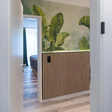 Tropengefluester Penthouse In Hof, Whirlpool, Balkon, Webergrill, Digital Checkin, Parkplatz, Wlan330mbit Daire *