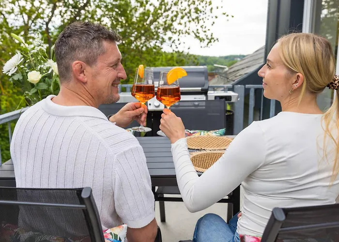 Daire Tropengefluester Penthouse In Hof, Whirlpool, Balkon, Webergrill, Digital Checkin, Parkplatz, Wlan330mbit