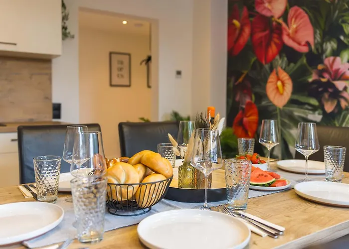 Tropengefluester Penthouse In Hof, Whirlpool, Balkon, Webergrill, Digital Checkin, Parkplatz, Wlan330mbit *
