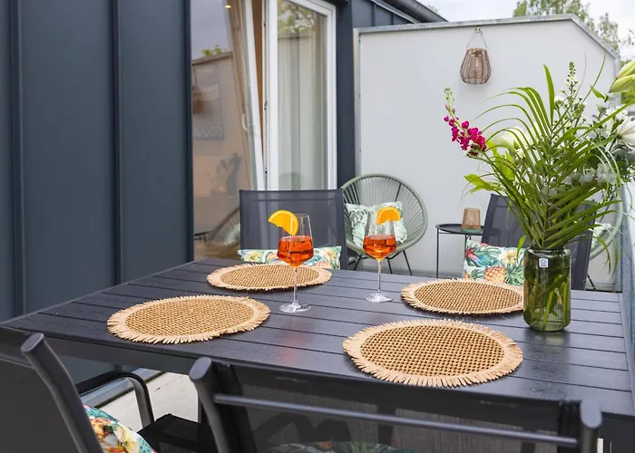Tropengefluester Penthouse In Hof, Whirlpool, Balkon, Webergrill, Digital Checkin, Parkplatz, Wlan330mbit Daire
